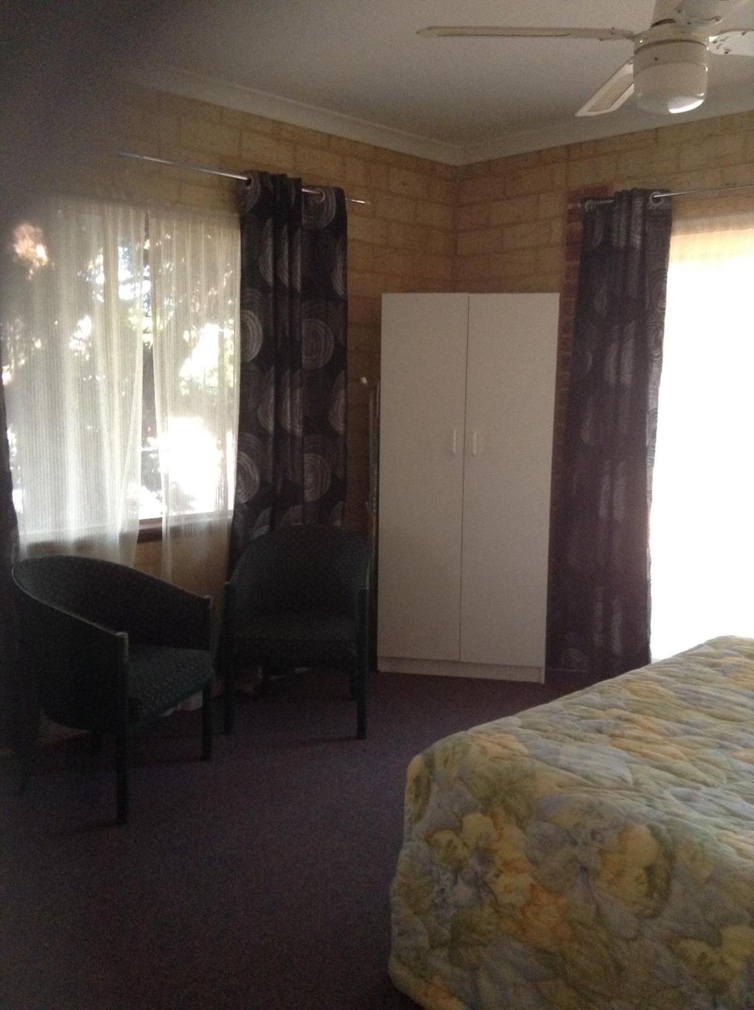 York'S Boutique Motel Room photo